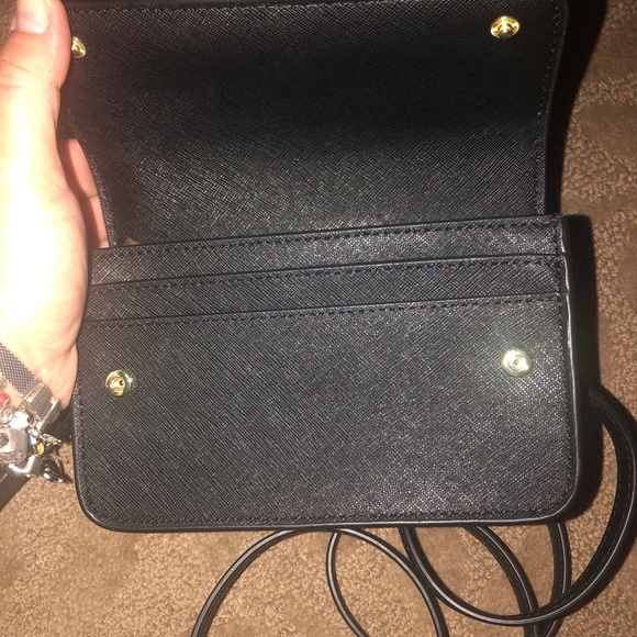 Crossbody - Picture 3 of 4